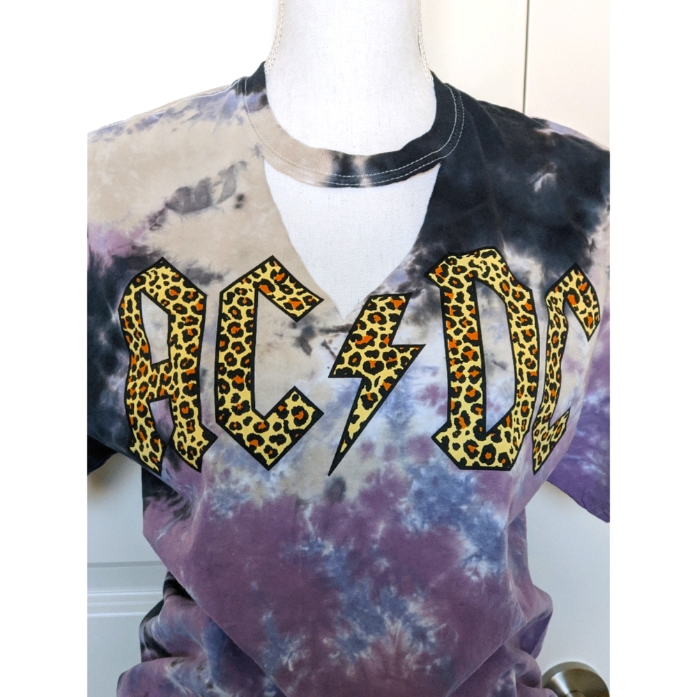 Women’s AC/DC Graphic Rocker T-shirt Size M Tie Dye Cut Out Collar Leopard Print - Picture 5 of 12